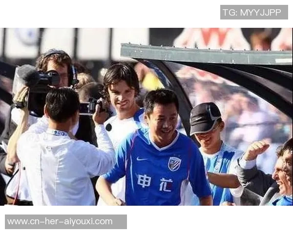 35岁前国脚退役后复出!投靠朱骏踢中乙 曾效力申花14年+怒喷斯帅 35岁前国脚退役后复出!投靠朱骏踢中乙 曾效力申花14年+怒喷斯帅